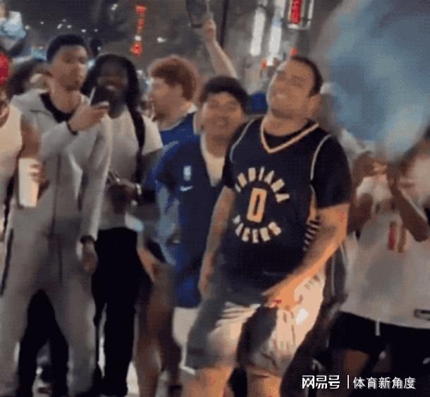 拉塞尔夺加泰排位赛杆位