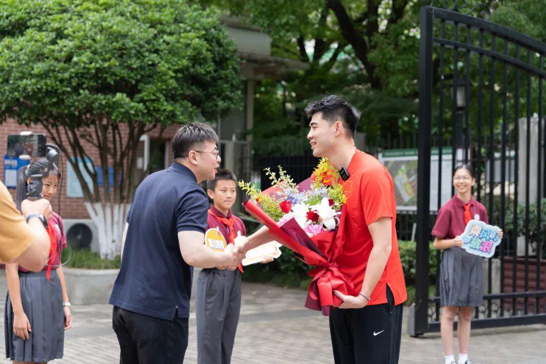 老鹰进攻新体系初显：赫茨、约翰逊谈曼尼恩方案
