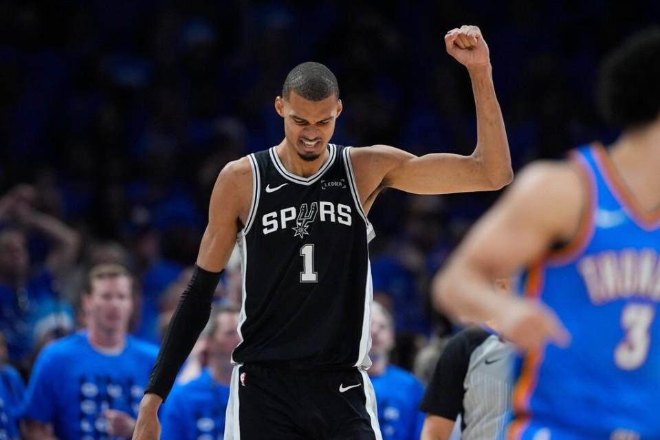 悟空体育NBA总决赛G5直播：尼克斯3