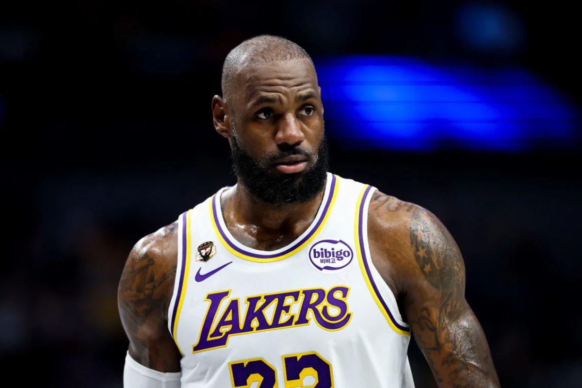 NBA总决赛战报：福克斯一级恶犯！马刺16分优势变3分，卡斯尔7中0