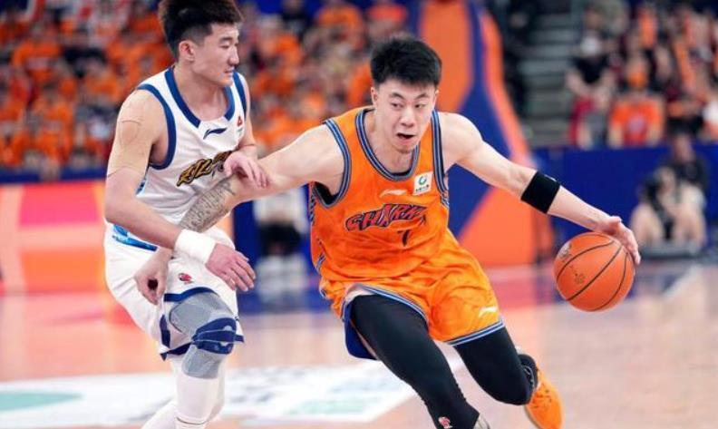 4年6000万到期！尼克斯冠军中锋成抢手货，他能签8700万大合同