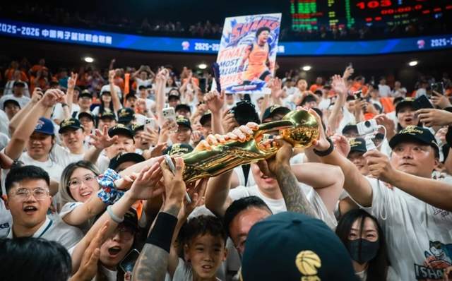 悟空体育NBA总决赛G5首发出炉：双方均不变阵 马刺固执仍用福克斯首发