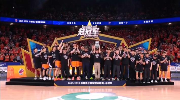 兄弟篮球，布伦森、哈特和大乔是首个NCAA+NBA夺冠的三人组