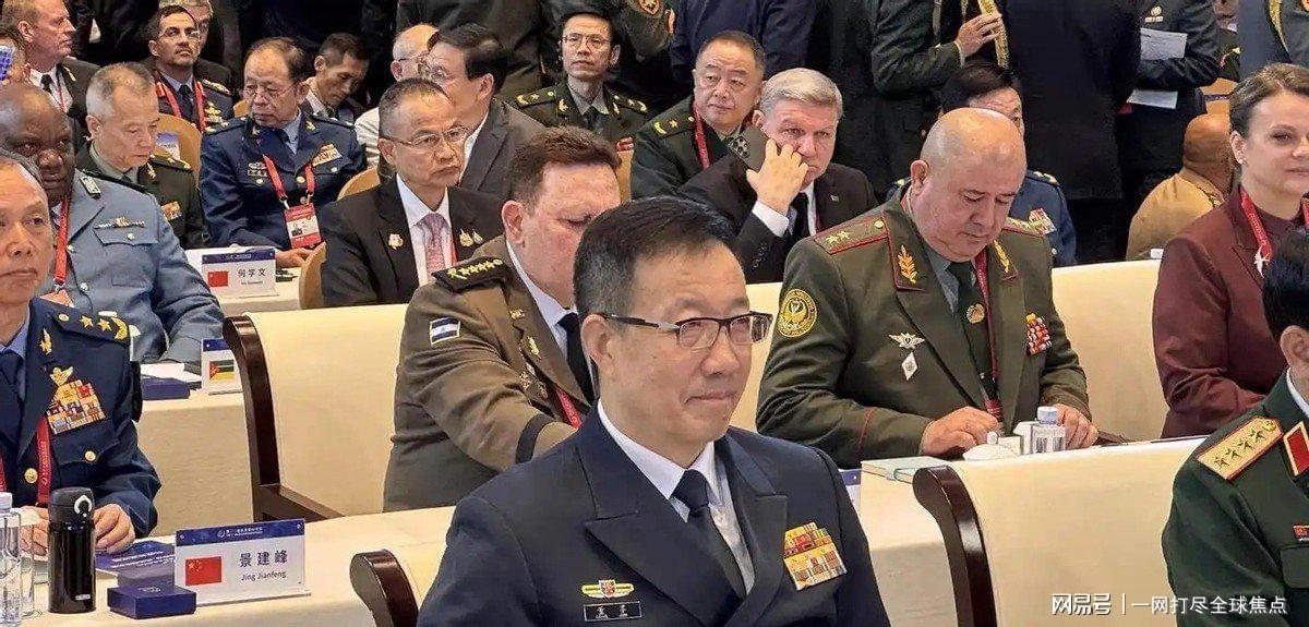 悟空体育詹姆斯摊牌了：别再讨论我的历史地位！