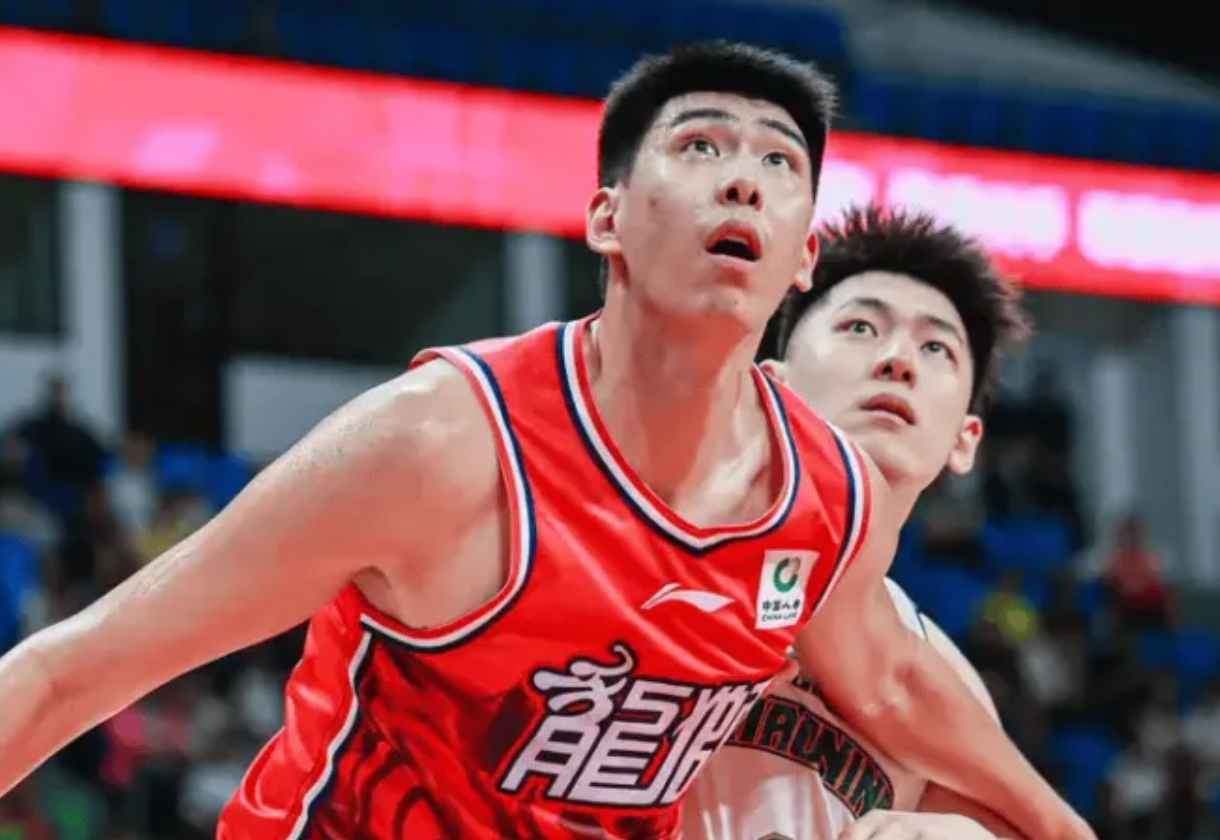 亚历山大遭淘汰后提前开启休赛期训练