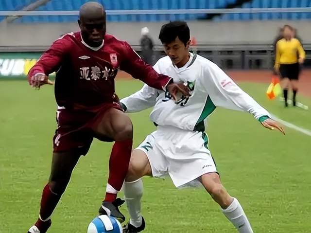 伍德时隔近16年再度出战世界杯，是两次出场间隔第二长的球员