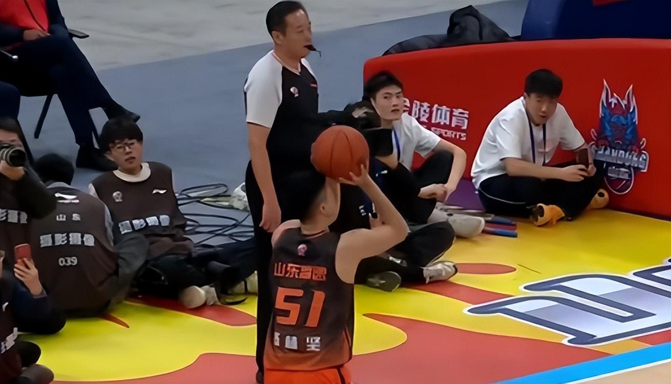 拿下斯特鲁斯，快船为了什么？