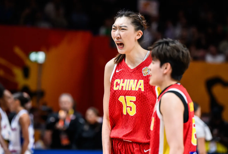 19岁中非混血新星国足首训！大腿肌肉引赞叹 邵佳一：他前途无量